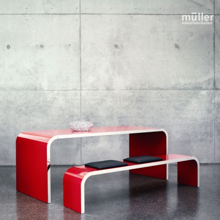 table en métal rouge design Muller mobelfabrikation