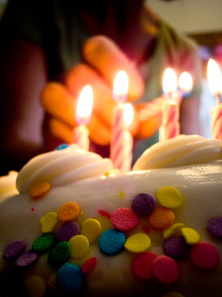 anniversaire - gâteau smarties et bougies