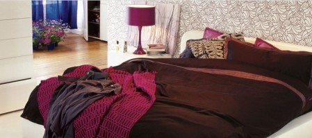 lit en cuir design avec coffre de rangement Habitat