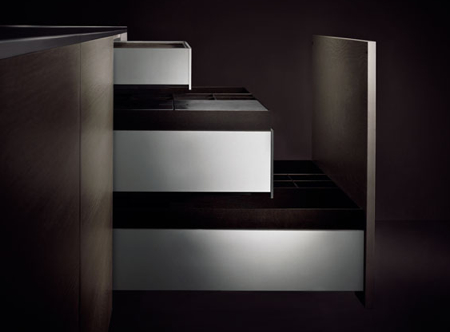 High  Kitchen Design on More Information On The Kitchen Poggenpohl     Porsche Design P7340