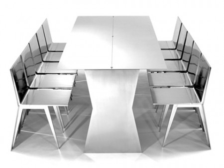 the monolith table avec 10 chaises