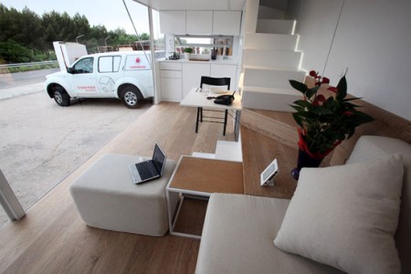 Intérieur du mobile home Vodafone