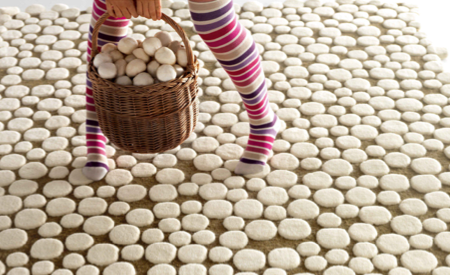 Tapis en laine design avec des champignons