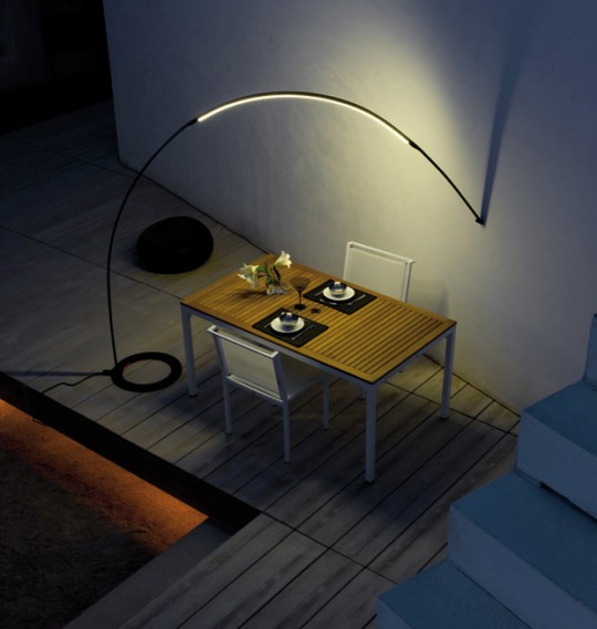 Lampadaire arc Halley de Vibia