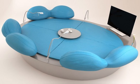 Sofa rond bleu Future systems par Jan Kaplicky