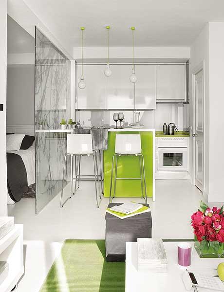 Intérieur design : cuisine moderne vert et blanc