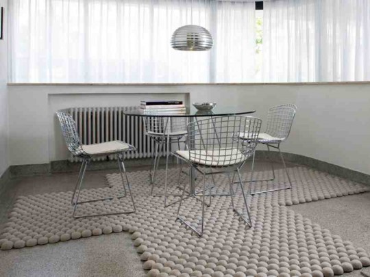 Tapis dots en forme de croix Limited edition