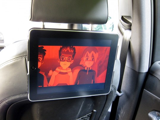 Installation TV iPad dans une voiture avec Wallee