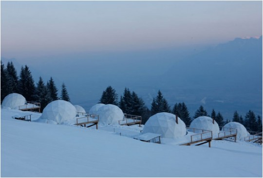 Whitepod hotel igloo