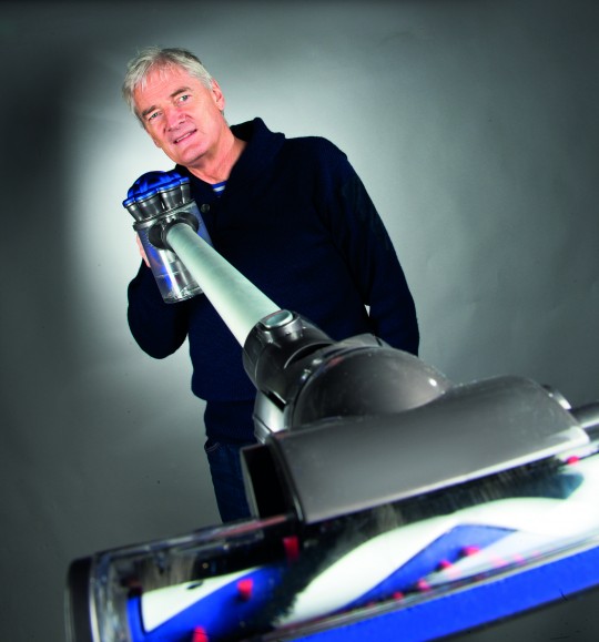 James Dyson et son aspirateur DC35