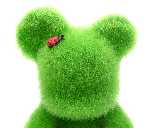 Art toy couvert de gazon vert - 8 Qee loves green