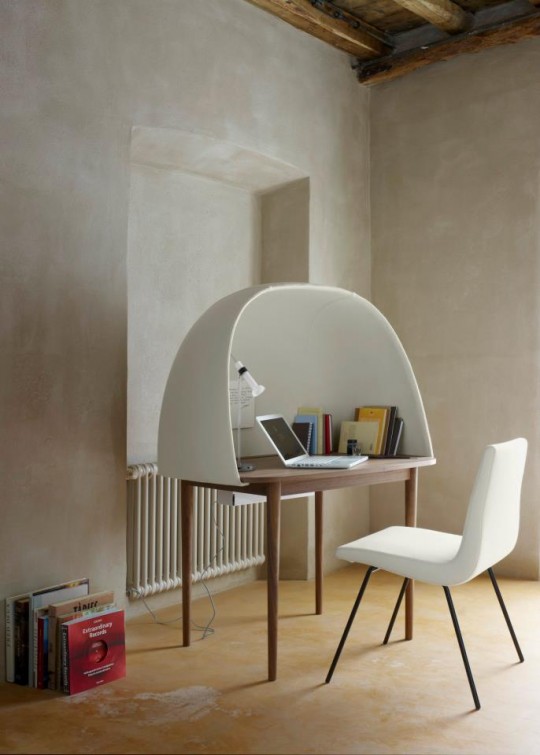 Bureau Rewrite Ligne Roset par GamFratesi