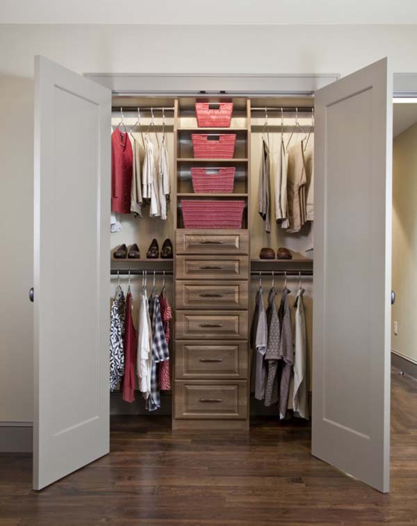 Pièce dressing avec double porte
