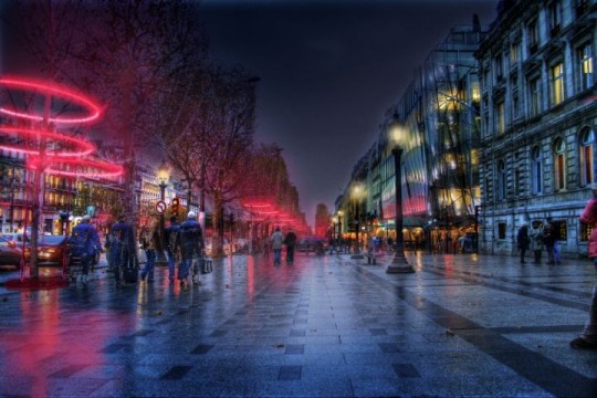 Lumières de Noà«l sur les Champs-Elysées à  Paris en 2011