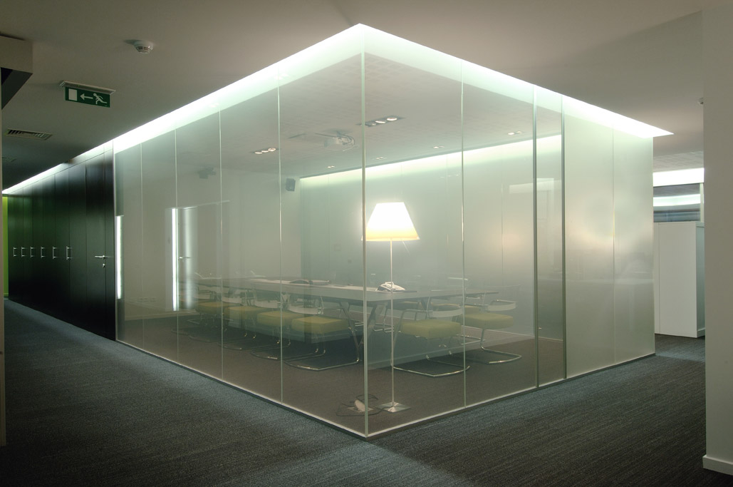 Quantum glass priva lite