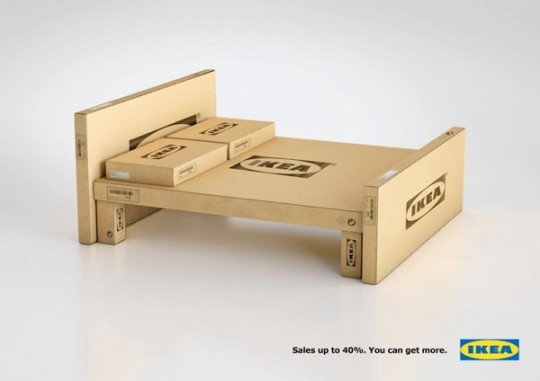 Lit en carton avec des cartons Ikea