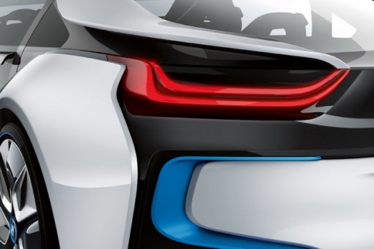 BMW i8, feu arrière à  LED