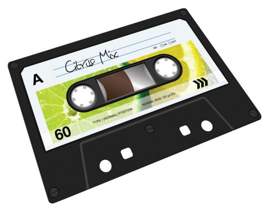 Planche à  découper Cassette audio par Joseph Joseph