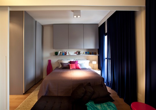 Petit appartement optimisé par un architecte d'intérieur, la chambre