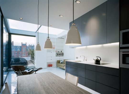Cuisine américaine moderne dans un appartement à  Soho (Londres)