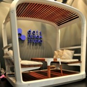 Salon de jardin en teck design by Krit Phutphim