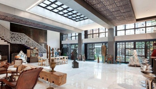 Déco du salon de l'hà¶tel particulier de Depardieu