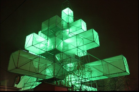 Sapin de Noël design vert par 1024 architecture