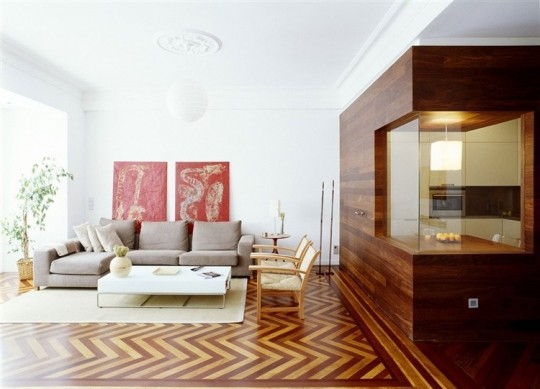 Décoration moderne avec un parquet en chevrons