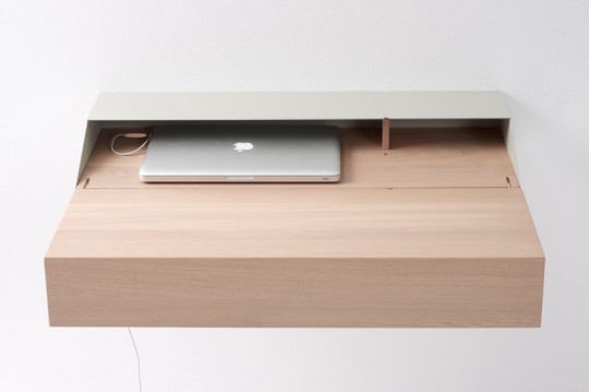 Bureau mural Deskbox avec un Macbook