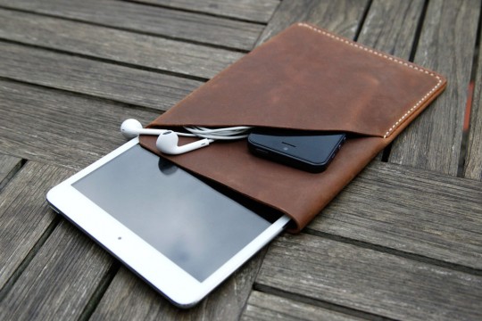 Housse en cuir brun pour iPad mini