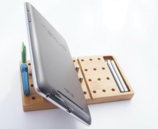 Modo : Organiseur de buteau en bois pour iPad