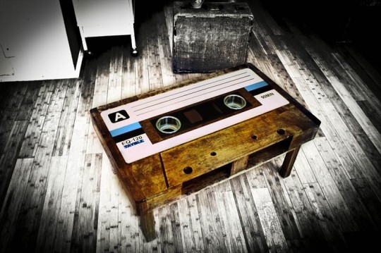 Table basse en forme de cassette audio Tayble