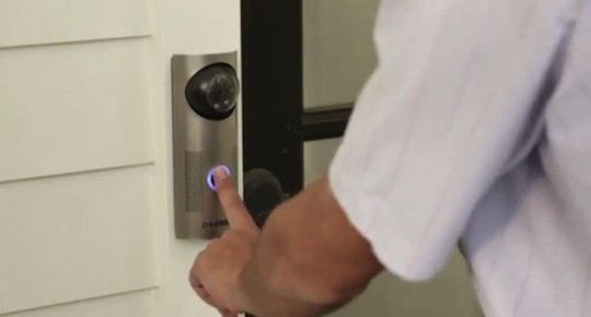 Doorbot : La sonnerie vidéo de maison connectée sans fil à votre iPhone
