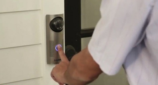 Doorbot : La sonnerie vidéo de maison connectée sans fil à  votre iPhone