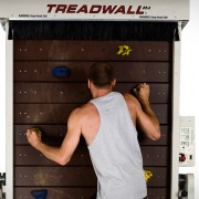 Mur d'escalade - tapis roulant Treadwall