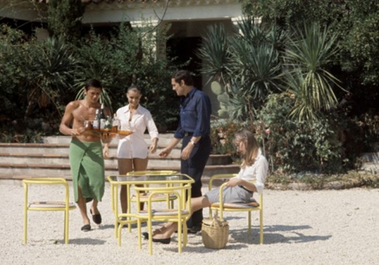 Salon de jardin du film La piscine