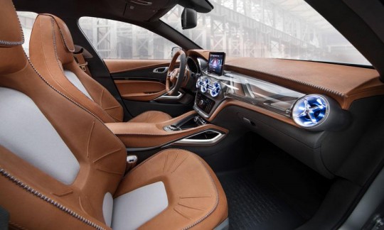 Mercedez Benz GLA concept car SUV compact : intérieur cuir camel