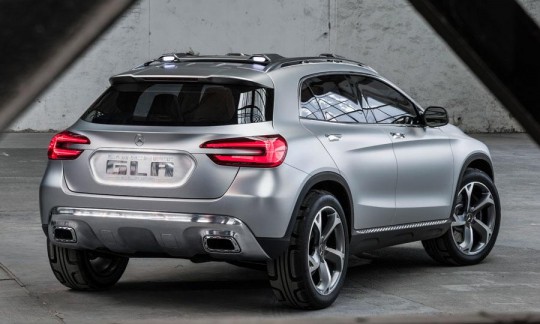 Mercedez Benz GLA concept car SUV compact (vue arrière)