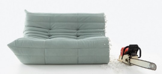 Canapé Togo coupé à  la tronçonneuse (Ligne Roset)