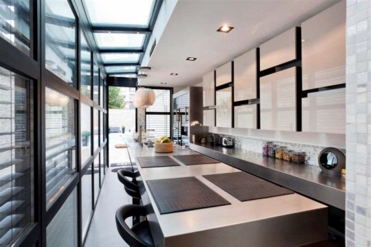 Cuisine américaine contemporaine dans une villa à  Courbevoie