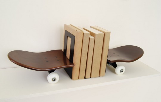 Serre-livres planche de skateboard complète avec les roues