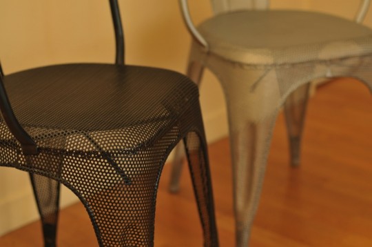 Detail des chaises en metal industriel Barak7