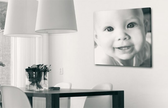 Toile photo noir et blanc d'un joli bébé