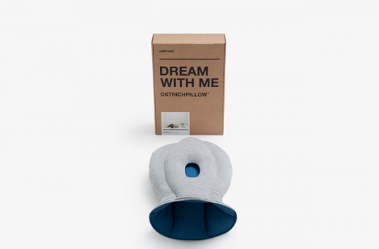 Coussin Ostrich Pillow et sa boite