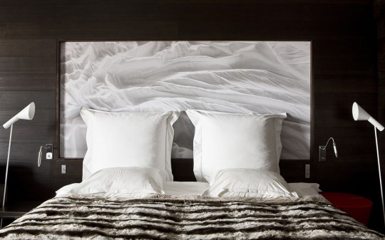 Hotel Avenue Lodge Val d'Isere - chambre avec lit contemporain