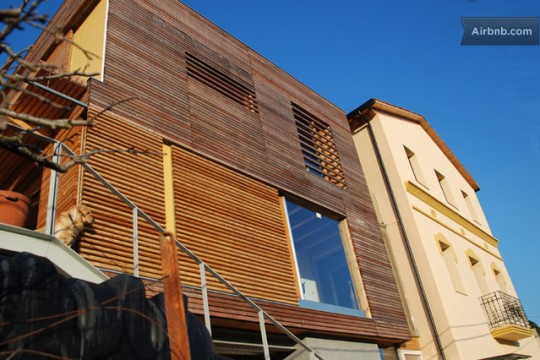 Maison du 19ème siècle avec une extension en bois