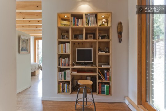 Maison du 19ème siècle - meuble bureau encastrée dans le mur