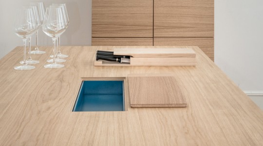 Table de repas Confidens avec rangement intégré