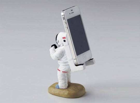 Support iPhone en forme d'astronaute