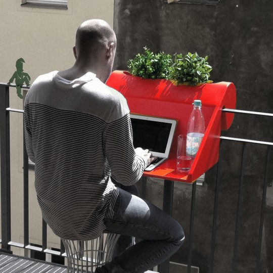 Bureau à accrocher sur le balcon Balkonzept